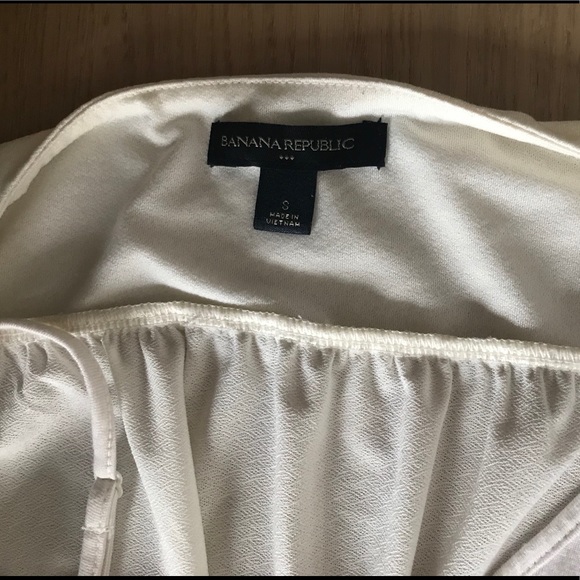 Banana Republic Light white sleeveless blouse - Picture 4 of 5